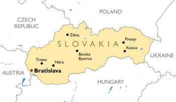  Magnetická mapa Slovenska, ilustrovaná, farebná