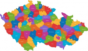  Magnetická mapa Česka, administratívna, farebná